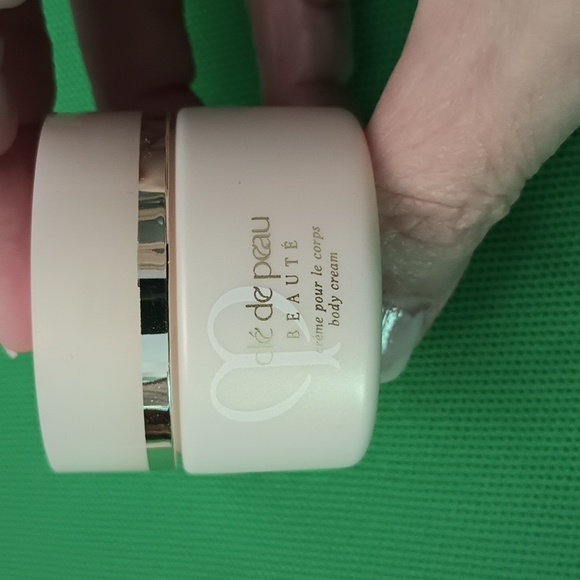 Caudalie, Cle de peau, Clinique - Picture 4 of 5